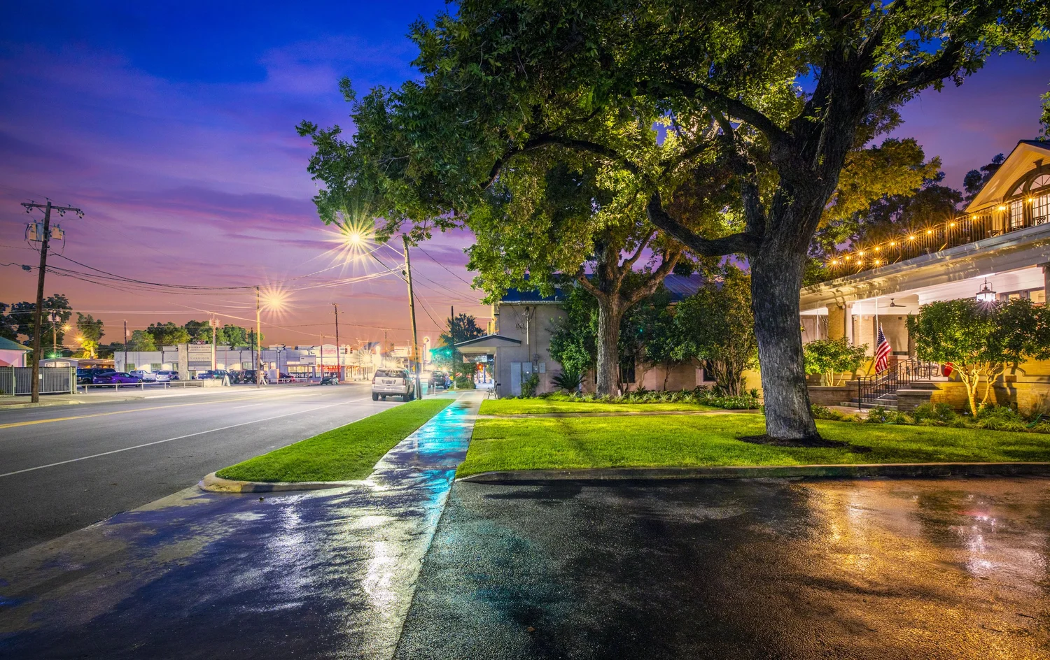 Downtown New Braunfels at night